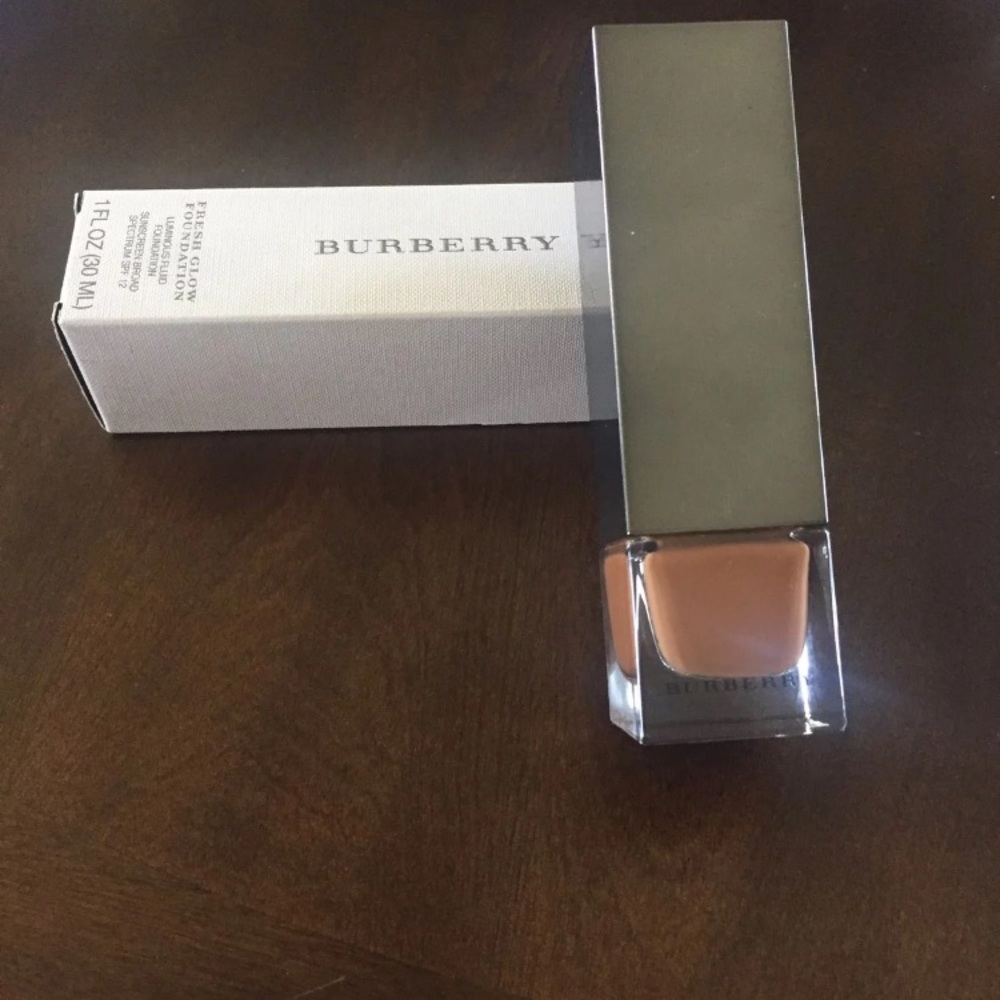 New Burberry fresh glow foundation N60